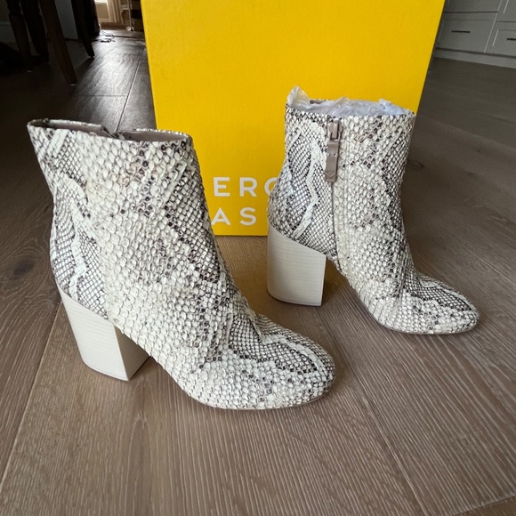 New Mercedes Castillo Booties - Picture 2 of 5